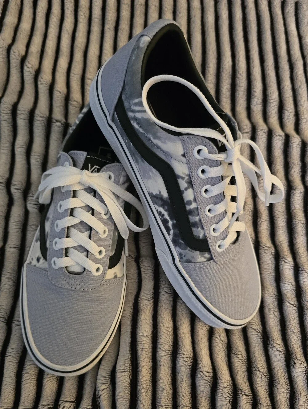 Vans 'Ward' Low-Top Sneakers in Light Gray & Black Tie Dye (W 8.0)
